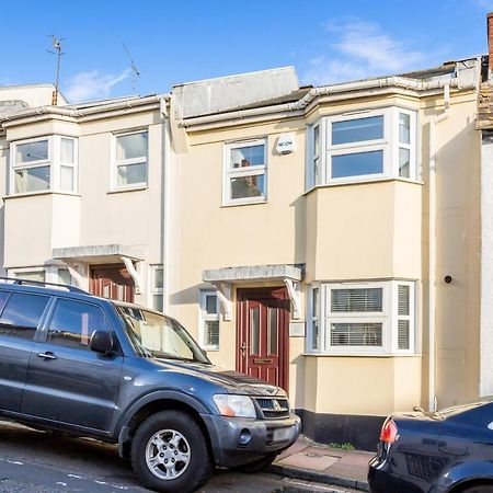 Modern Mews House With Free Parking Space, And Patio By Huluki Sussex Stays Brighton Exterior foto